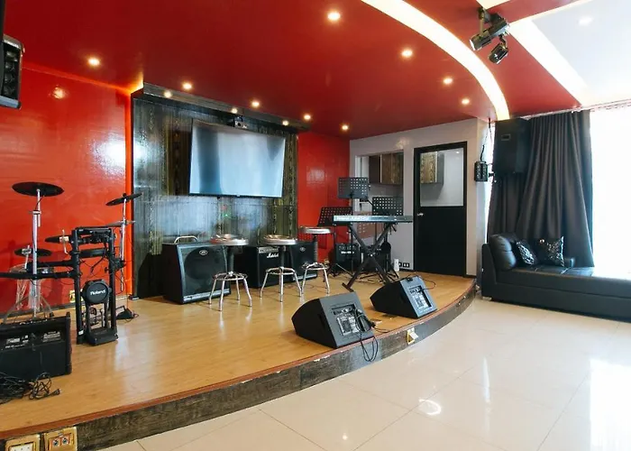 Hotel Reddoorz @ Walk 2*