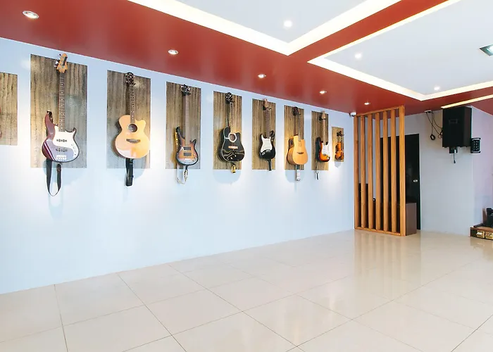 Hotel Reddoorz @ Walk 2*