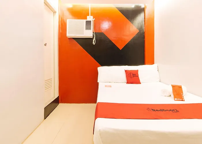 Hotel Reddoorz @ Walk